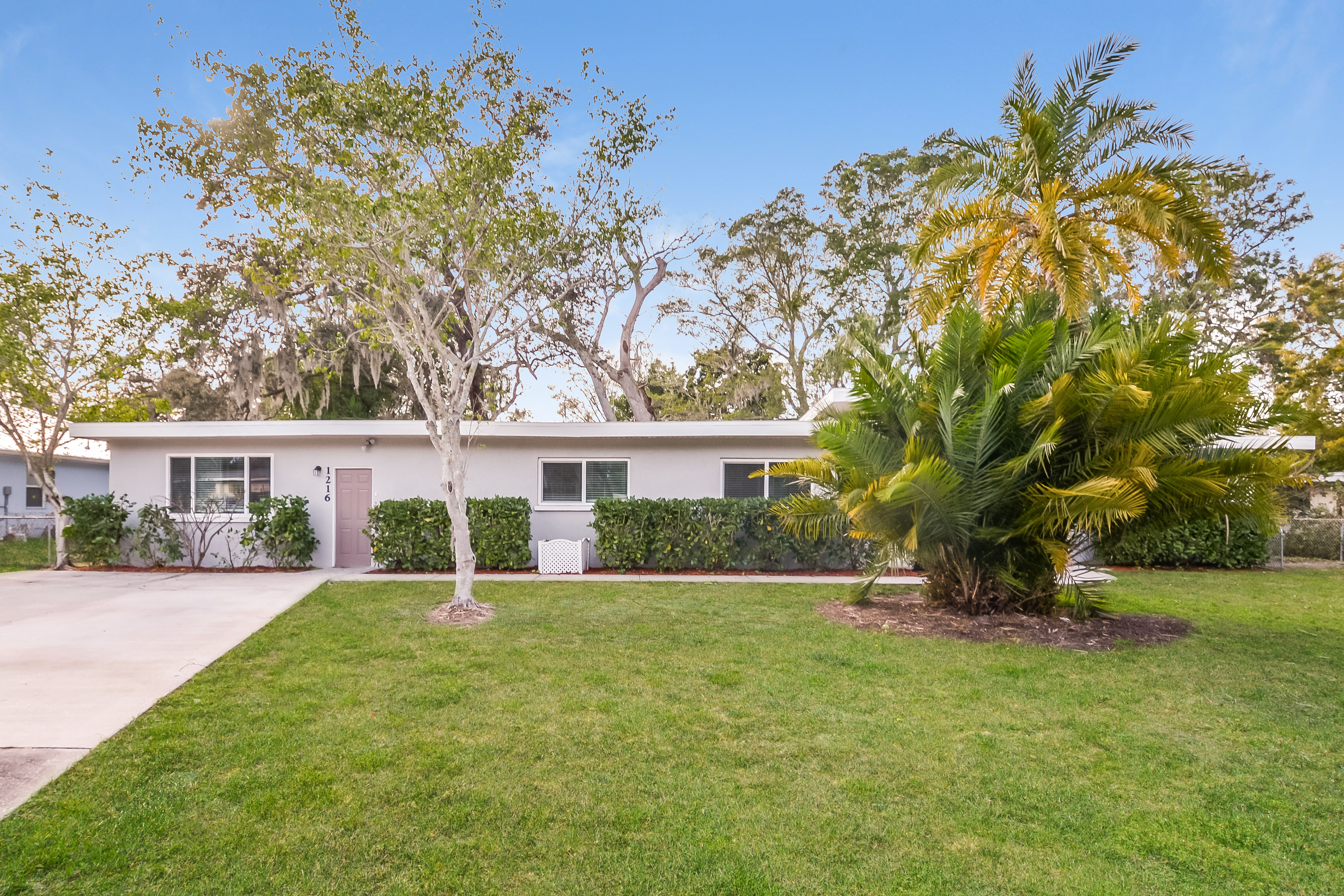 1216 67th St NW Bradenton, FL 34209